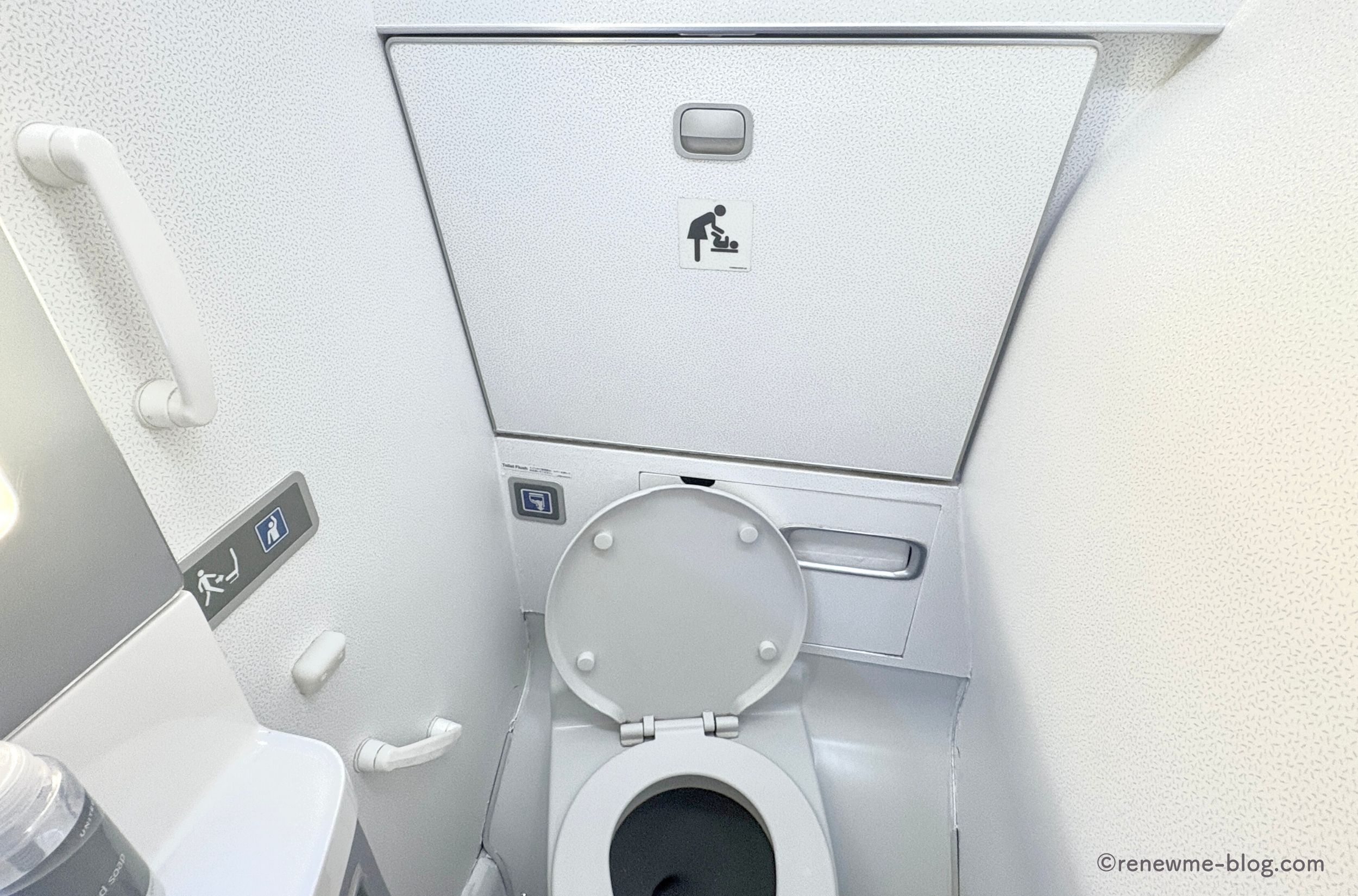 機内のお手洗い