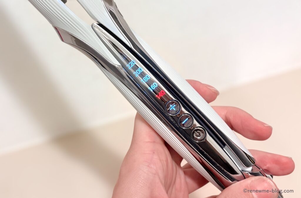 ストレートアイロンプロの温度調整パネル